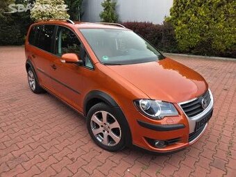 VW CrossTouran 2.0TDI 103kW,tažné,1.maj.serviska