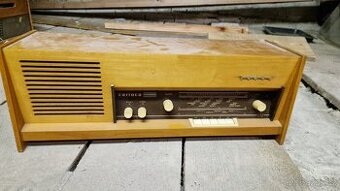 Elektronkové rádio Tesla Carioca 433A