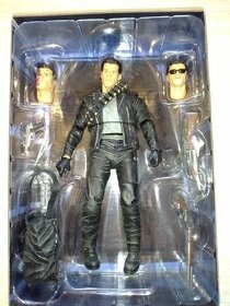 Figurka T-800 terminátor + příslušenství - 1