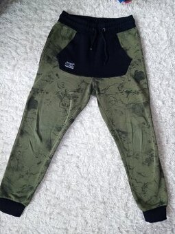 TEPLÁKY JOGGER 140 ZELENOČERNÉ