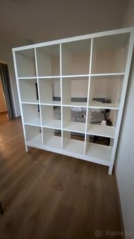 Komoda a policový regál