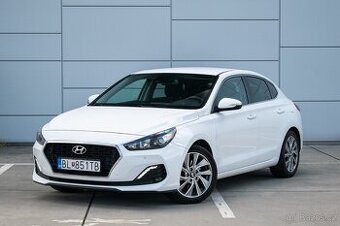 Hyundai i30 Fastback 1.4 T-GDi Family 7DCT - 1