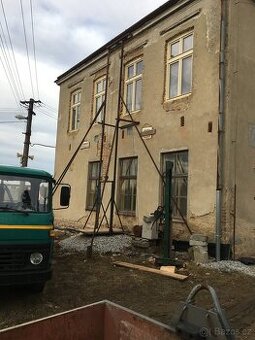 Stavební vrátek