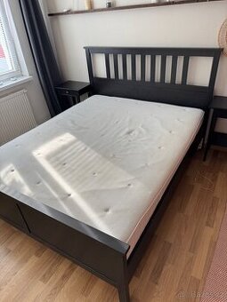 Postel Hemnes + rošt a matrace (160x200cm)