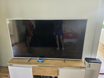 Velká led TV Philips 164CM Ambiente
