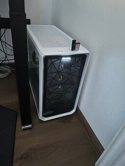 Herní PC s RTX 4080 SUPER, Ryzen 7 9700X, SSD 2TB