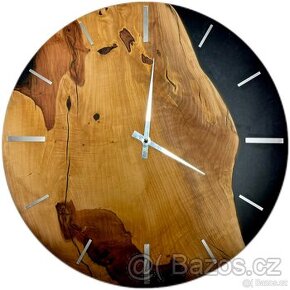 Epoxidové hodiny - hruška a tmavě modrá pryskyřice