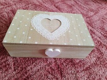 Dřevěná krabička