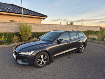 Volvo V60-150 PS-Kamera-Automat-Pravidelný servis TOP CENA