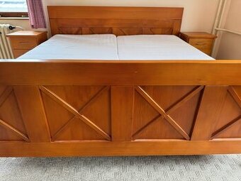 Manželská postel z masivu 200x200 cm od truhláře