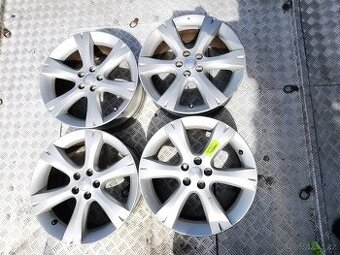 215/45 R17 Subaru Alu kola+ pneu roztec 5x100