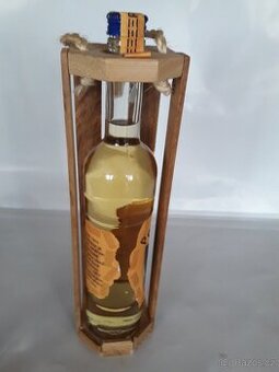 Prodám dřevěnou tašku na 1/5 litrovou sklenici, nová