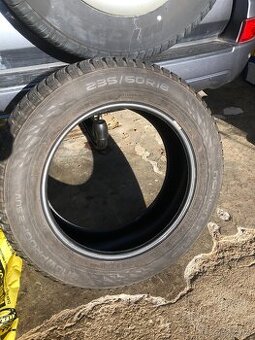 Nokian 235/60R18