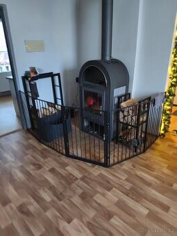 Bezpečnostní zábrana ke krbu