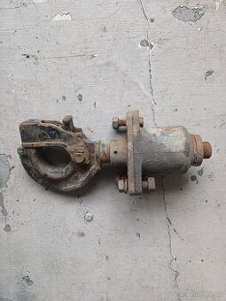 Prodám zadní hák na UAZ 469