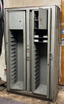 Skříňoví trezor. - 1