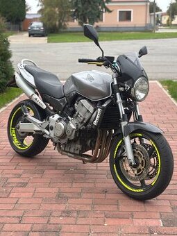 Honda cb 900f hornet