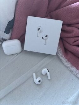 AirPods 3 generace