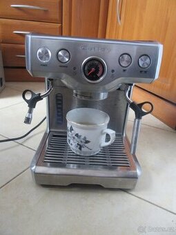 Nabízím kávovar Catler. Proplachuje netěsní.