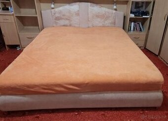 manželská postel s úložným prostorem