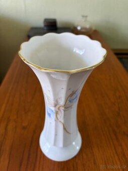 Porcelánová váza
