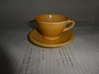 Hrnek na kávu s podšálkem