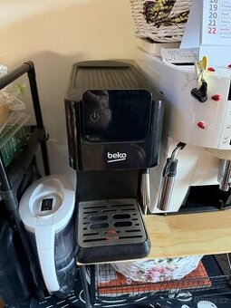 Pákový kávovar Beko Caffe experto CEP5302B černý