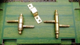 Nabízím k prodeji mosazné okenní kování