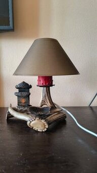 Stolní lampa z paroží