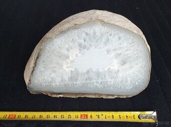 geoda achát - Brazílie 2,4kg