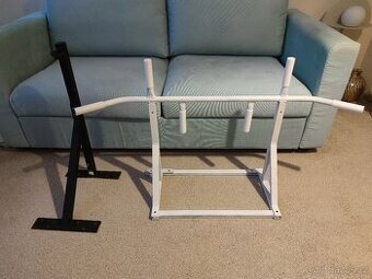 držák na boxovací pytel + nástěnná hrazda