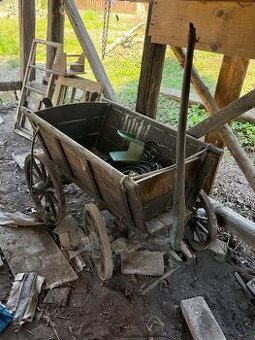 Starožitný malý žebřiňák - kárka