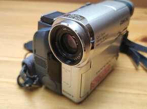 Digitální kamera SONY Mini DV DCR-HC14E s příslušenstvím