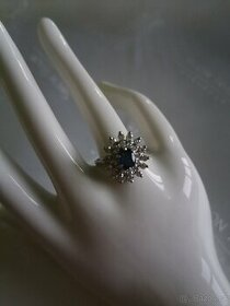 Zlatý luxusní prsten s diamanty 0,50ct a safírem 0,80ct