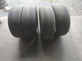 Zimní pneu Michelin 245/45-19 102V