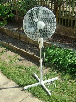 Prodám STOJANOVÝ VENTILÁTOR