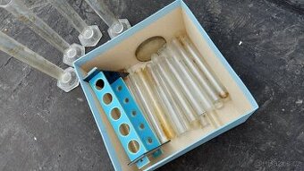 Laboratorní sklo, soubor za 100,-Kč