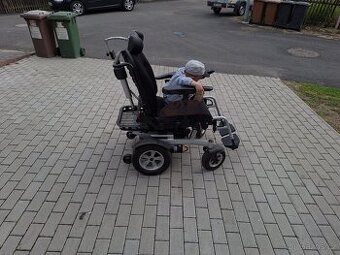 Invalidní vozík elektrický