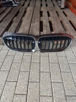 Přední maska bmw g20 330i