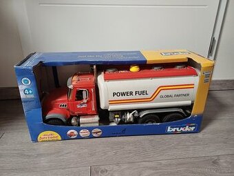 Bruder Nákladní auto MACK Granite cisterna - Bruder 02827