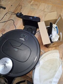 Roboticky vysavac ETA Raggio 5225 90000 cerny