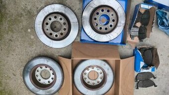 Prodám brzdové kotouče a destičky VW Golf VI - použité