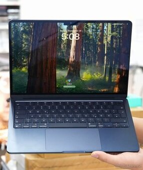 MacBook Air 13 M3 8GB/256 Jako Nový