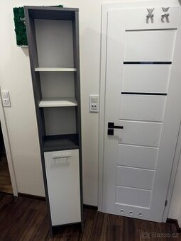 Koupelnová skříňka 1,96m Top stav