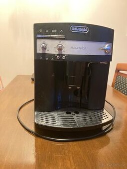 Kávovar De'Longhi esam 3000 B Magnifica