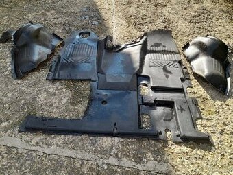 Gumová podlaha i s podběhy na Ford Transit r. 2013