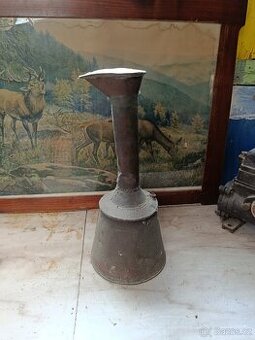 Starožitná kovová hubice s kropítkem