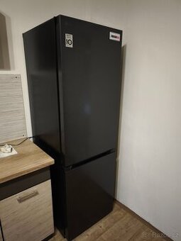 Nová lednice LG