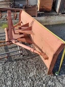 Čelní radlice na zetor