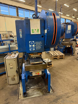 excentrický lis LEN 25 P